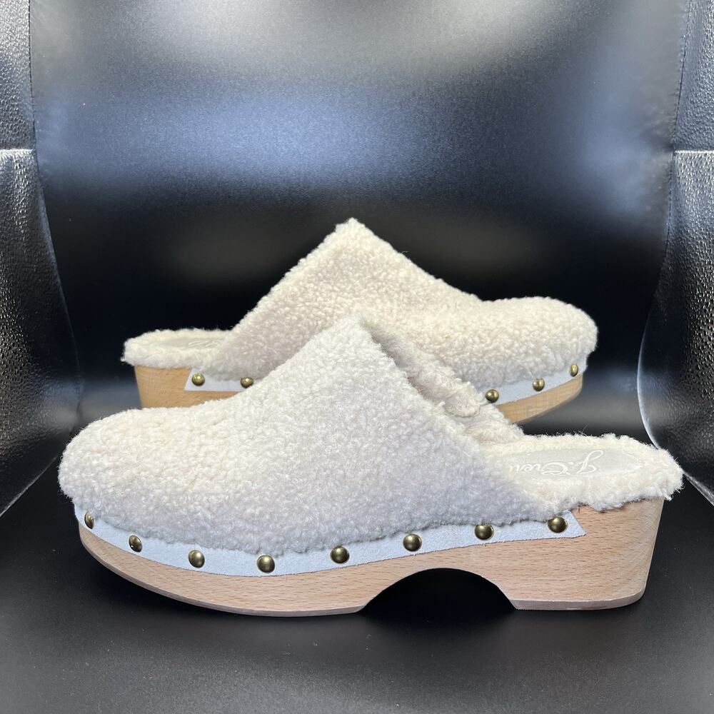 J.Crew Sherpa Studded Clogs Women's 9 Dusty Ivory Faux Fur Platform BD337 EUC